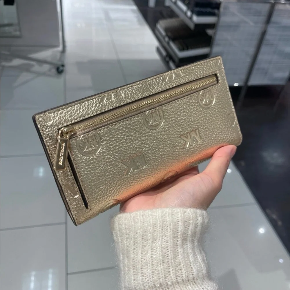 NWT MICHAEL KORS Carson Large Metallic Logo Debossed Snap Wallet - Picture 4 of 7